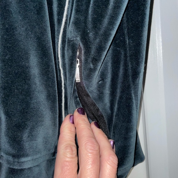 Large Zip Up Top/ Jacket. MUST BE BUNDLED - Picture 5 of 7